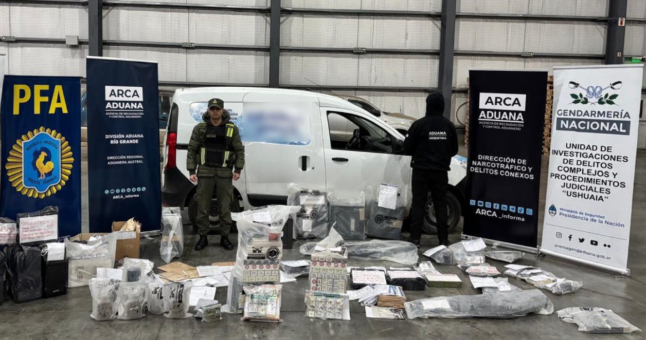 Tierra del Fuego: Allanan 12 domicilios y desbaratan una banda delictiva dedicada al contrabando de mercadería hacia la República de Chile