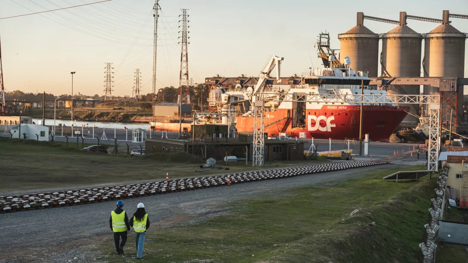 Nuevo hito del VMOS: llegó el cargamento para iniciar las obras submarinas