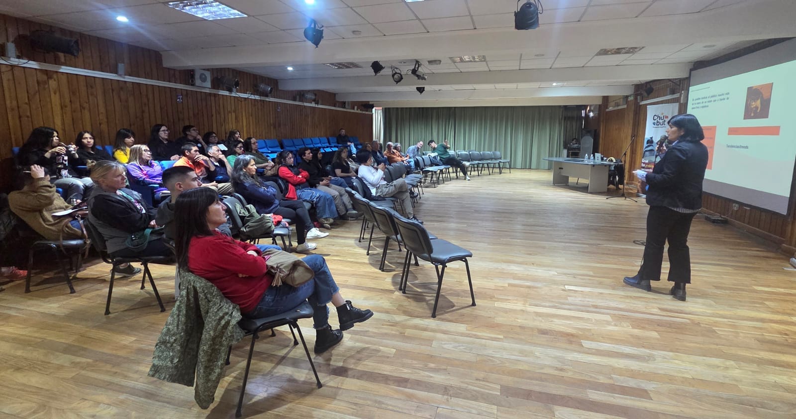 Provincia capacitó a prestadores turísticos sobre el uso de IA para potenciar sus emprendimientos